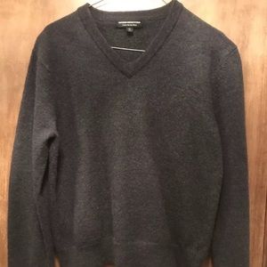 Men's wool long sleeve V-neck sweater dark gray
